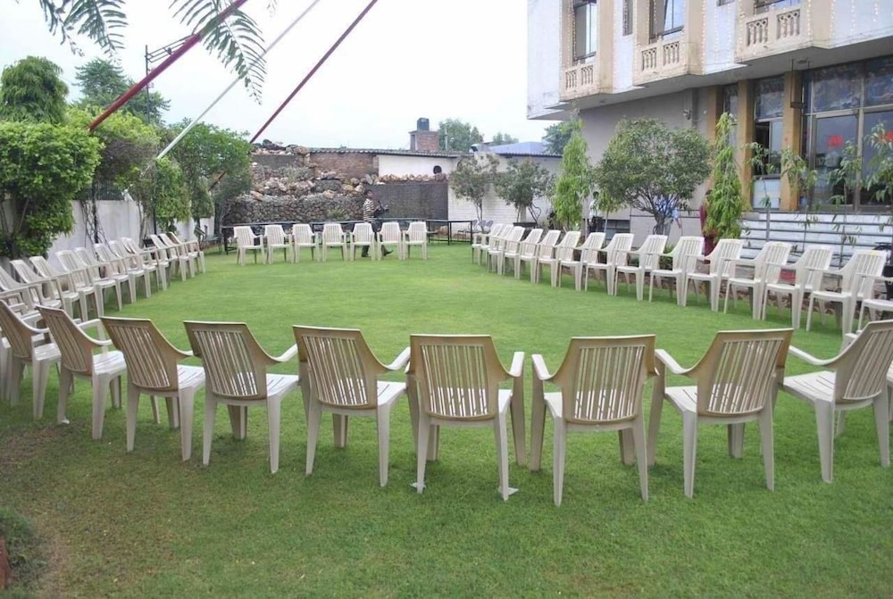 Madhuvan Hotel — Dausa