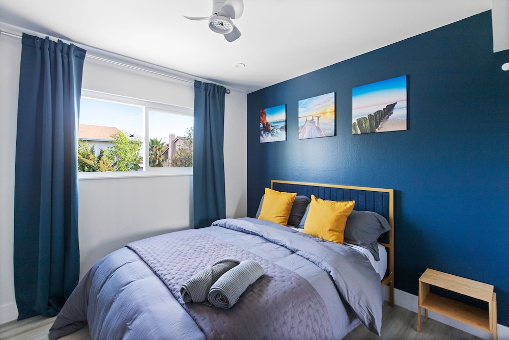 Excellent Location 4 Rooms Home 8 Min To Strip And 5 Minutes Lv Convention