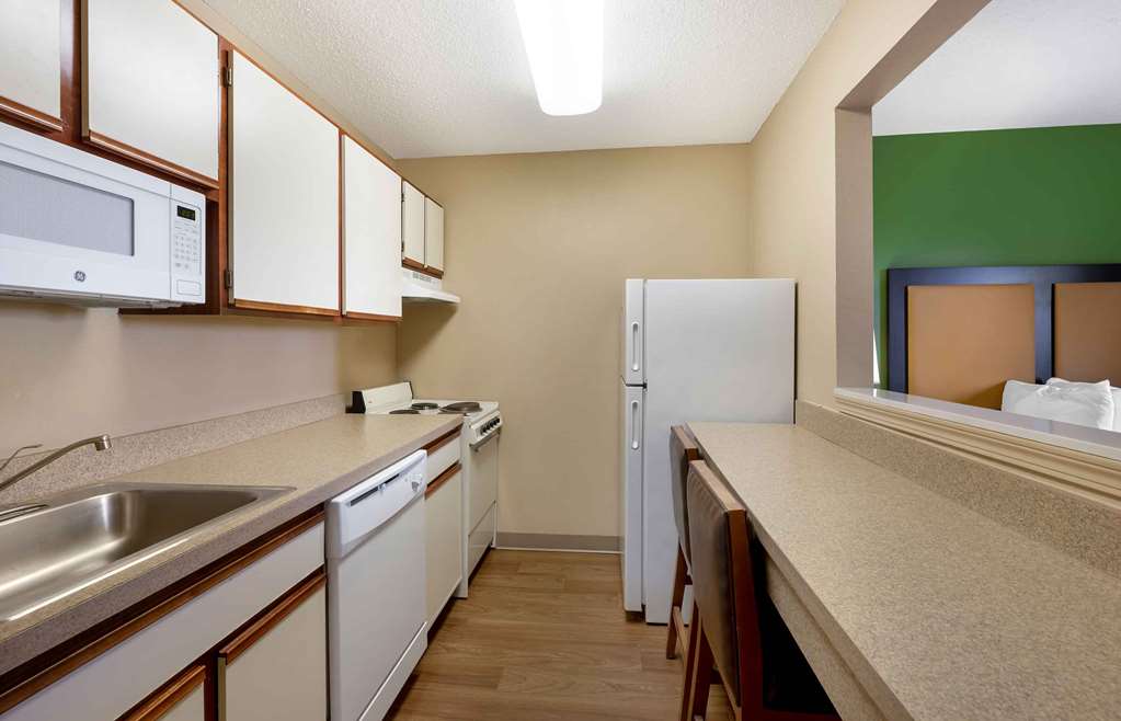 Extended Stay America Suites Cleveland Great Northern Mall - photo 25