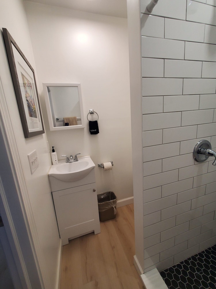 The Niantic Inn - photo 26