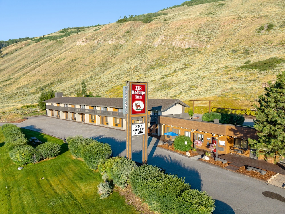 Elk Refuge Inn - photo 111