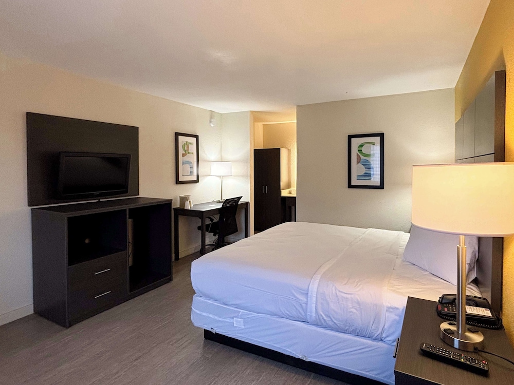 Sunset Inn Northlake - photo 19