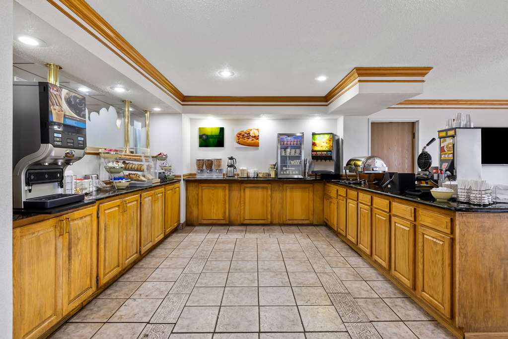 Quality Inn near Monument Health Rapid City Hospital - photo 37