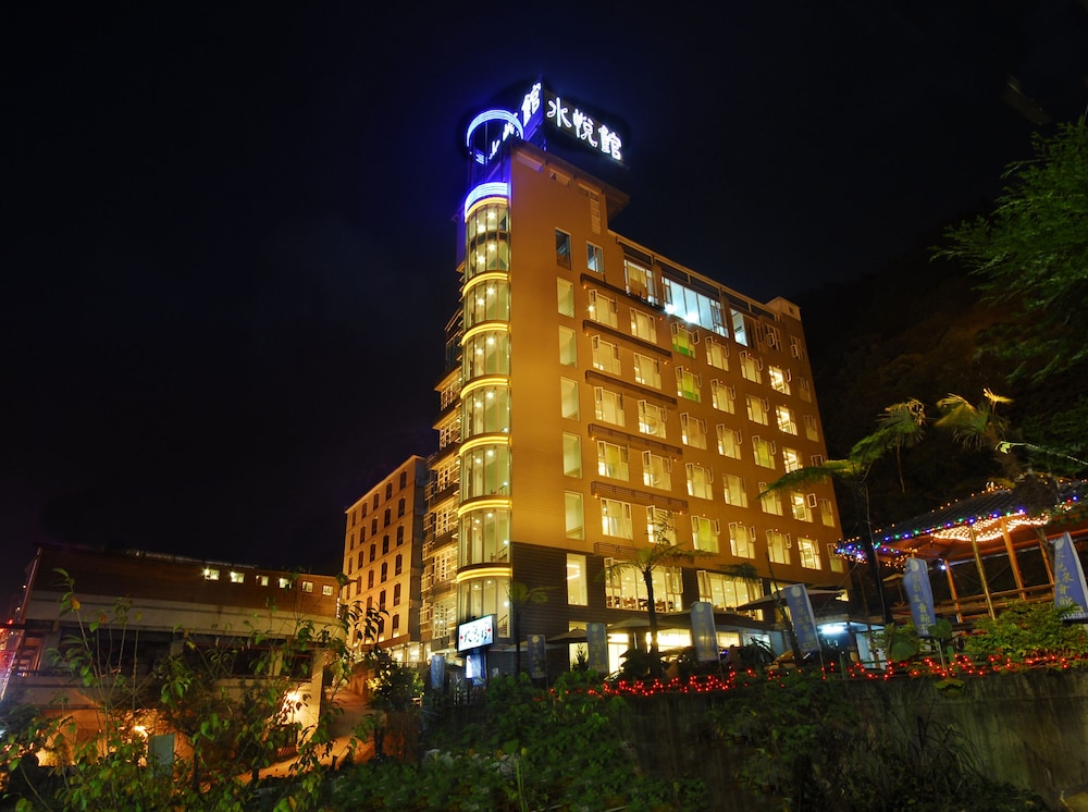 Crystal Hotel - last minute hotel in Nantou