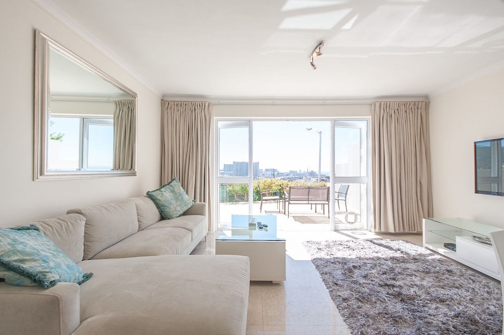 3 Canterbury Square — 4-Star Luxury Hotel in Cape Town, South Africa