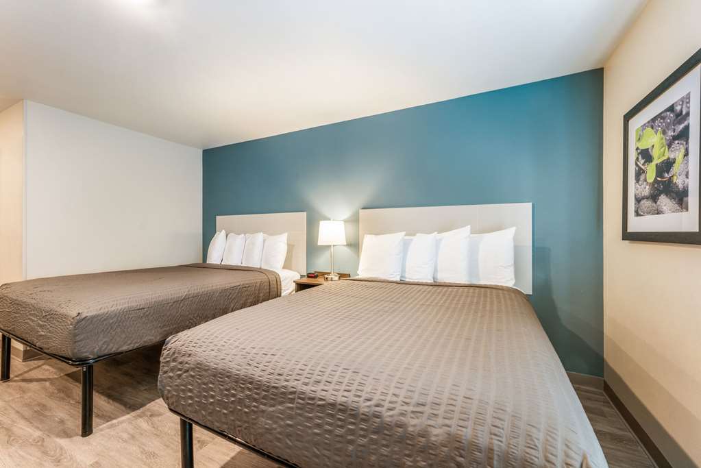 WoodSpring Suites Linden - photo 22