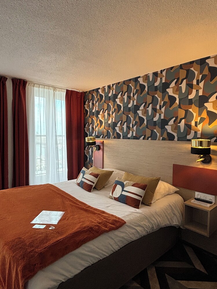 Hôtel Ambassadeur - carbon neutral hotel in Cherbourg-Octeville