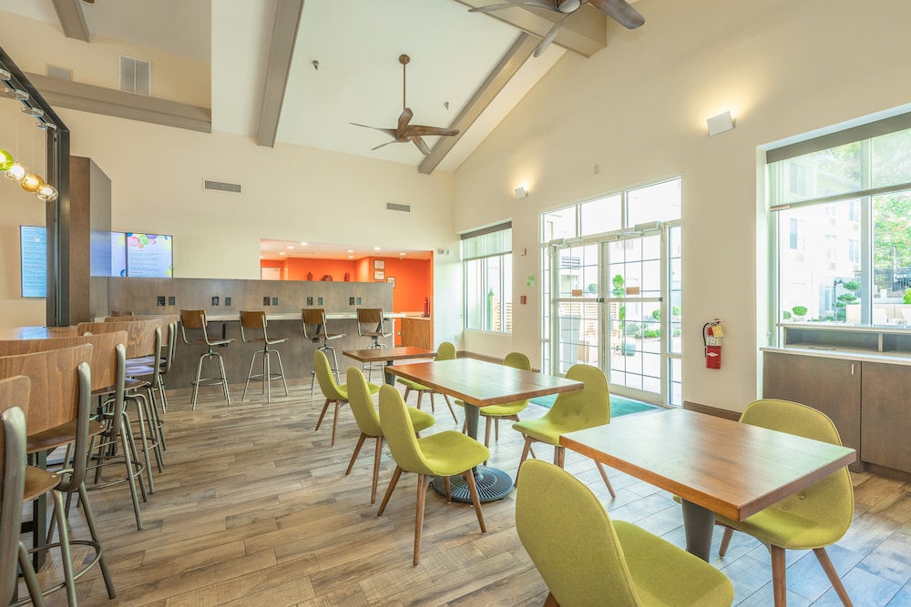 Holiday Inn Hotel & Suites Peachtree City by IHG - photo 46