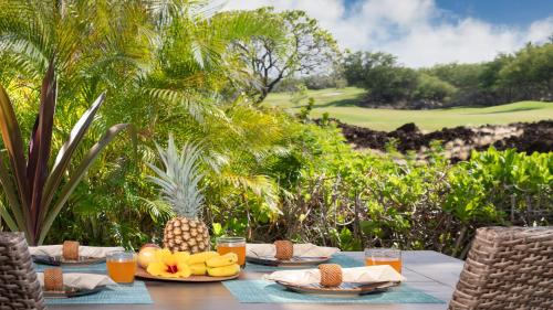 ORCHID VILLA Inviting Fairways 3BR with Bikes and Private Beach Club — 4-Star Luxury Hotel in Waikoloa, United States