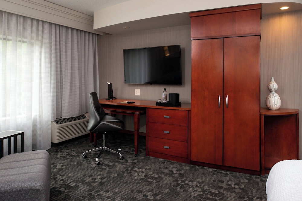 Courtyard by Marriott High Point - photo 13