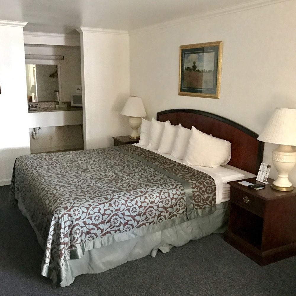 Days Inn Everett - photo 14
