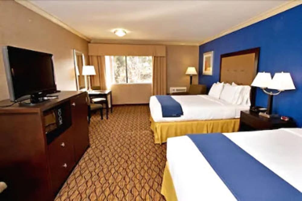 Holiday Inn Express Port Hueneme by IHG - photo 16
