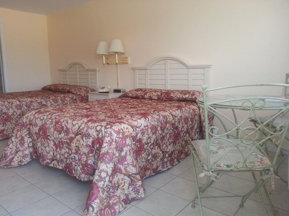 Lowes Wharf Marina Inn - photo 8