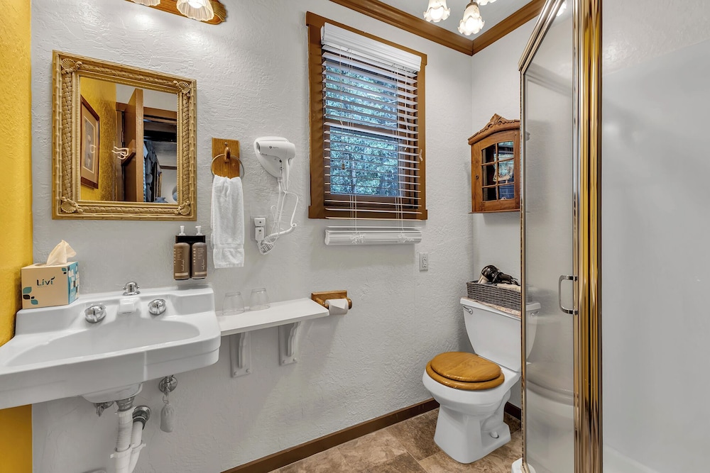 Idyllwild Inn - photo 218