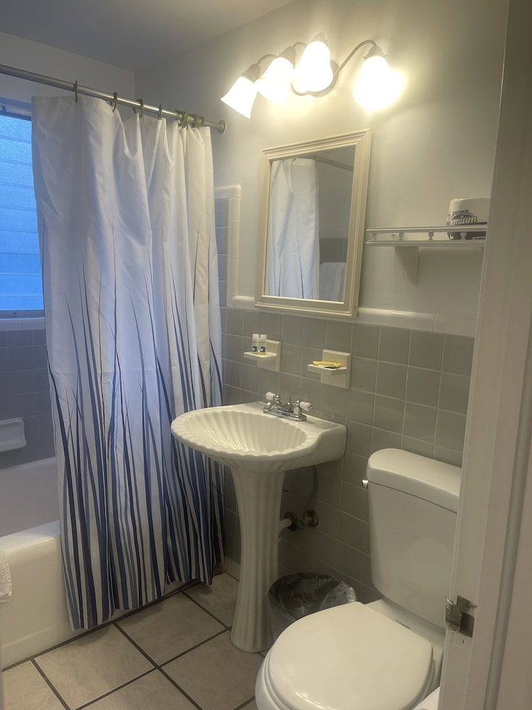 Green Island Inn - photo 20