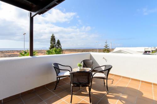 Hipoclub Villas Tabaro villa — 4-Star Luxury Hotel in Playa Blanca, Spain