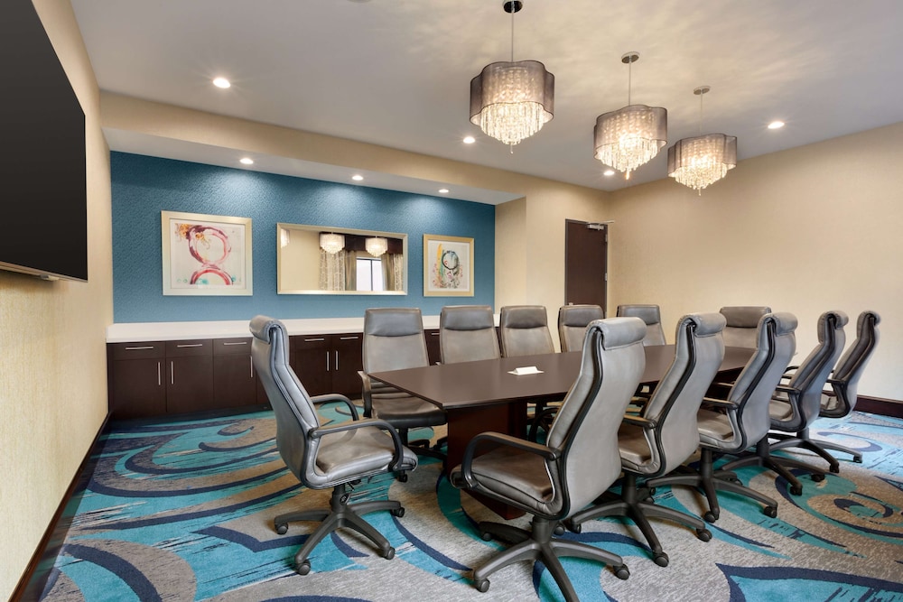 Embassy Suites by Hilton Atlanta NE Gwinnett Sugarloaf - photo 32