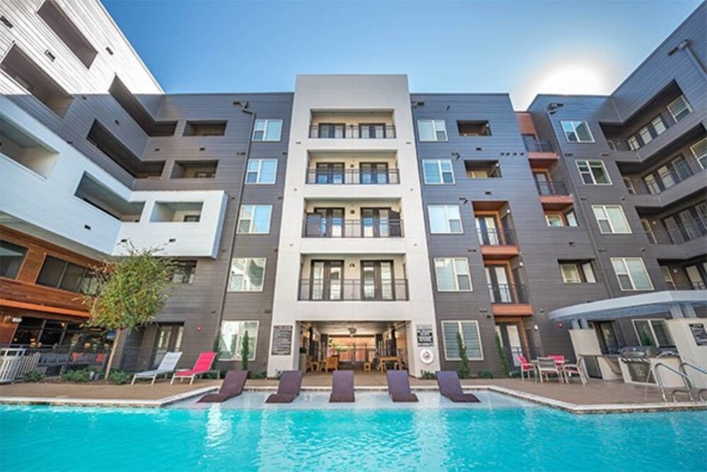 Stay Smart Live Oak St Uptown Downtown - photo 29