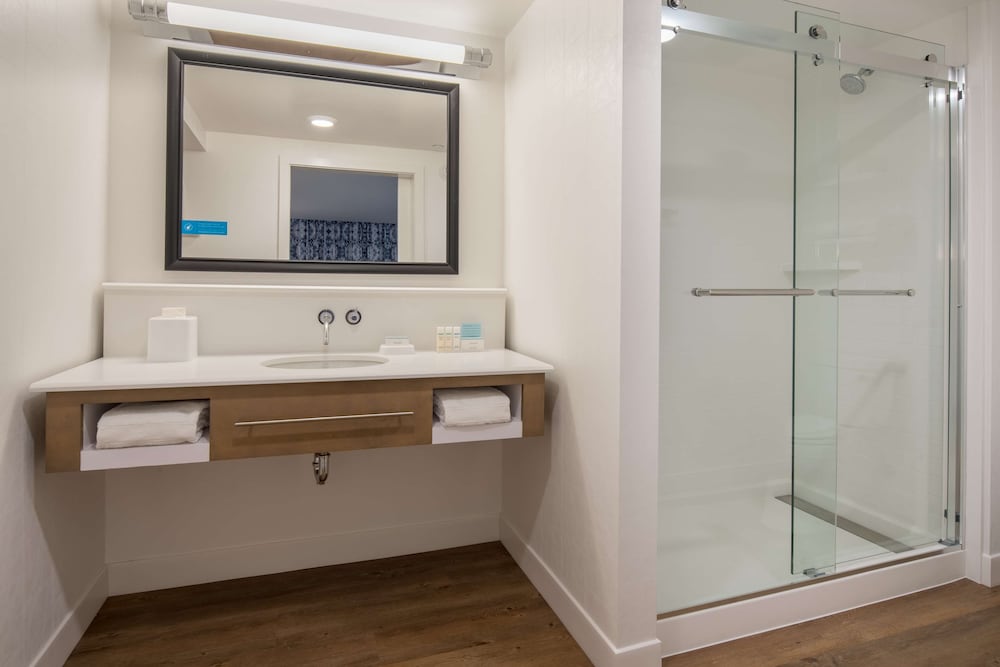 Hampton Inn & Suites Portland Pearl District - photo 33