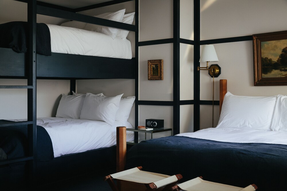 Brentwood Hotel — hotel in Saratoga Springs