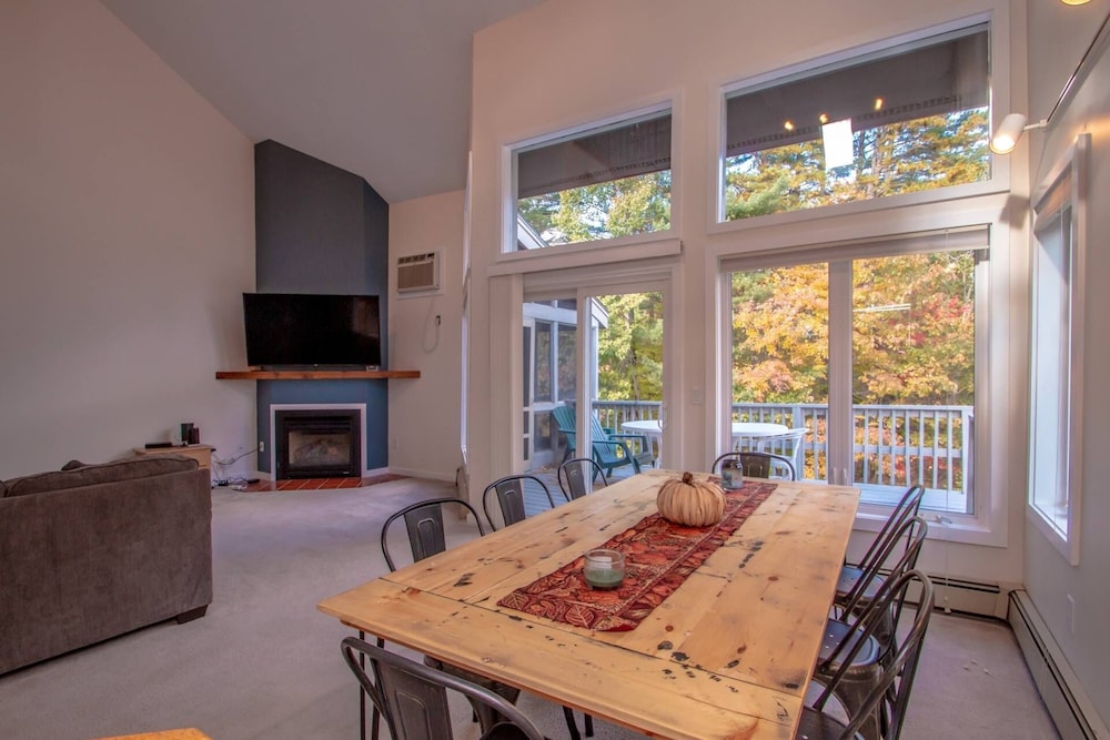 Playful Nest in North Conway, United States