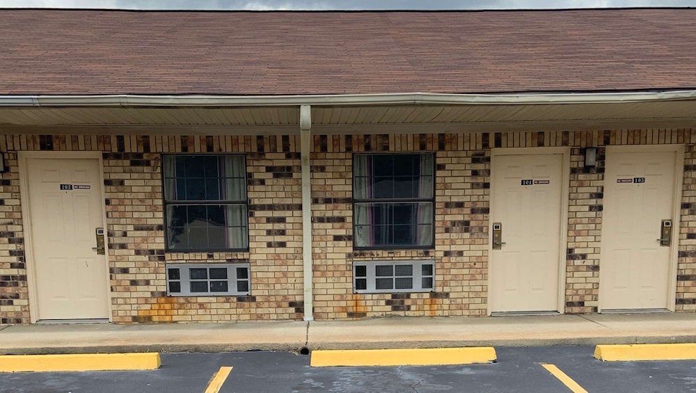 Luxury Inn Suites Forrest City — Forrest