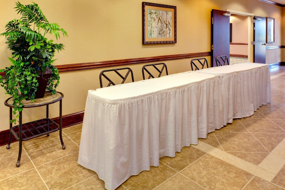 Holiday Inn Express & Suites Millington by IHG - photo 40