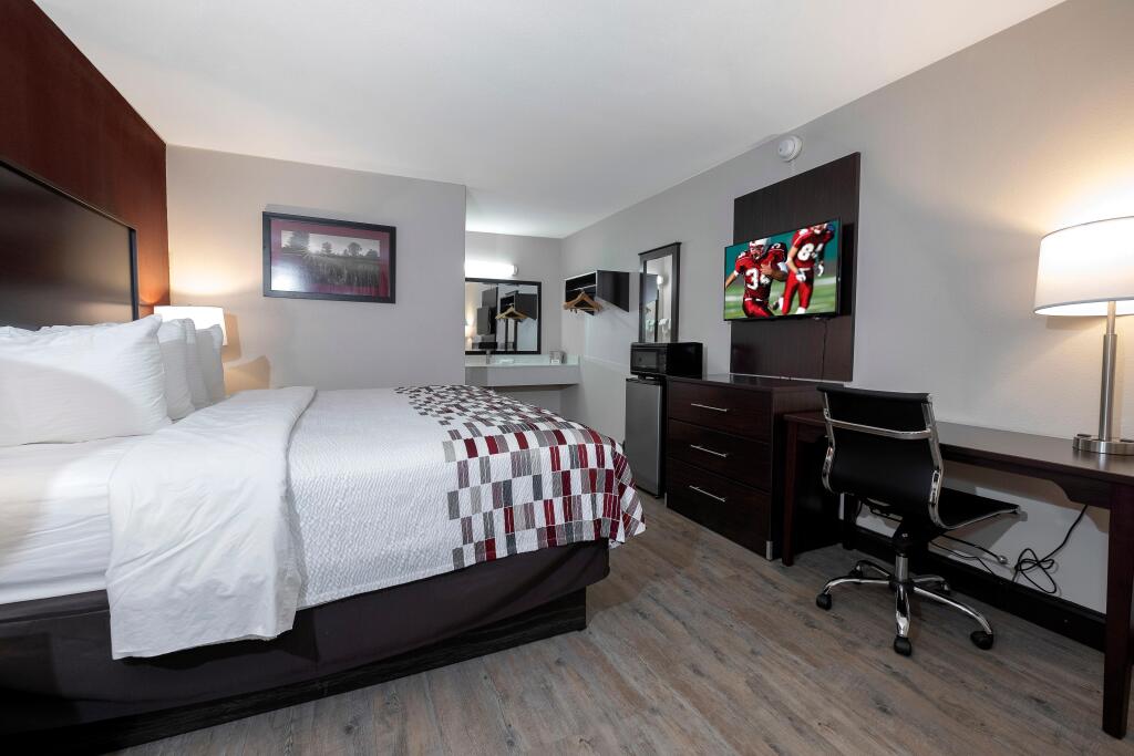 Red Roof Inn Fort Smith Downtown - photo 4