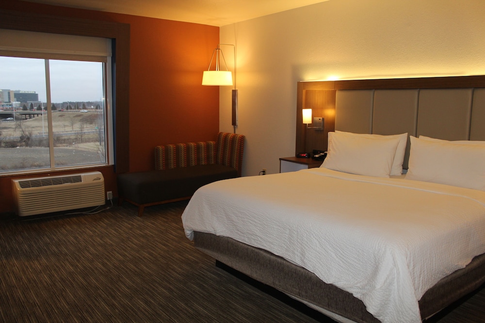 Holiday Inn Express Hotel & Suites Rockford Loves Park by IHG - photo 20