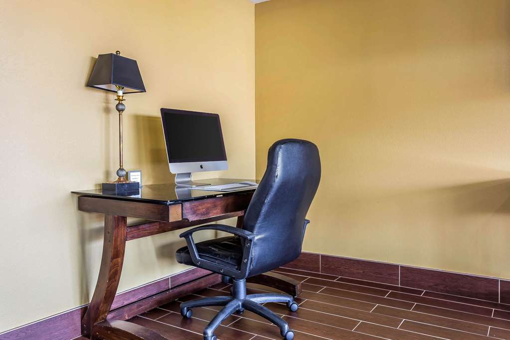 Quality Inn & Suites near Robins Air Force Base - photo 59
