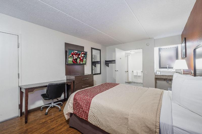 Red Roof Inn Jackson North Ridgeland - photo 20