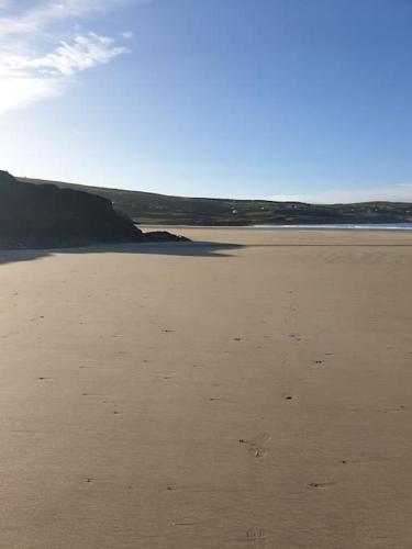 Tom Jacks coastal views and beach walks Connemara in Gaillimh, Republic of Ireland