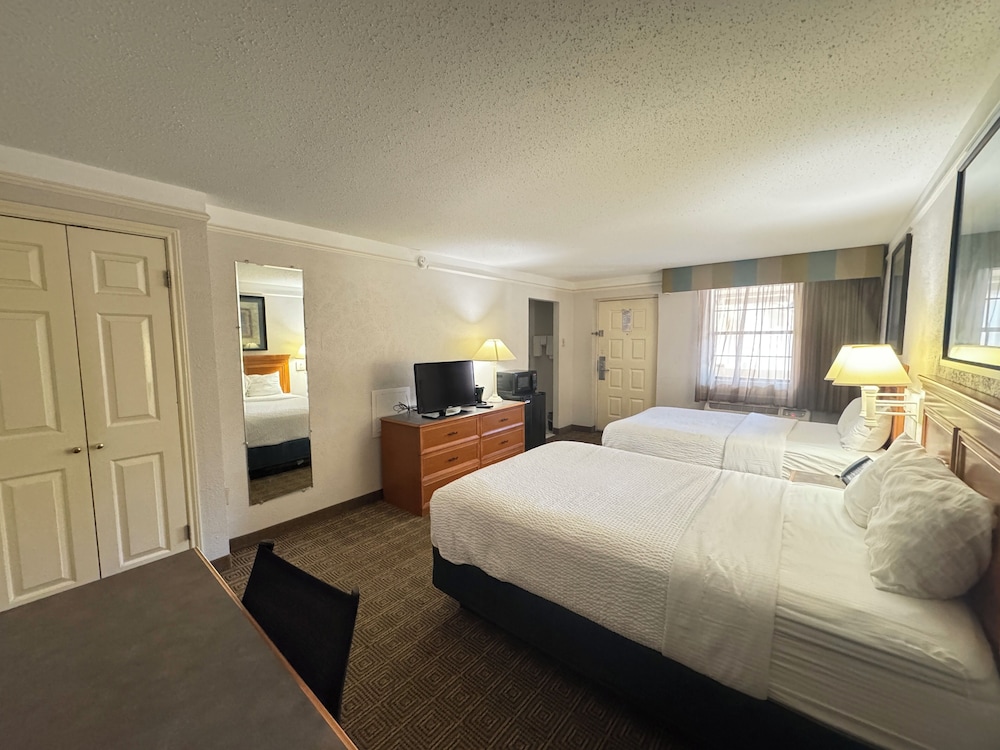 Rodeway Inn College Station TX - photo 5