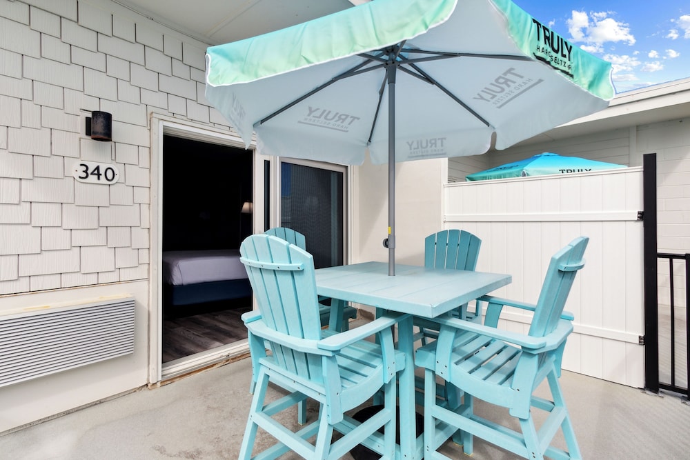 Seahorse Oceanfront Inn - photo 75