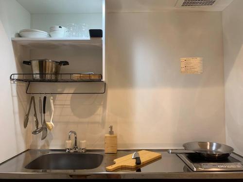 2 Shingen hotel NO elevator 2nd floor — Osaka — photo 2