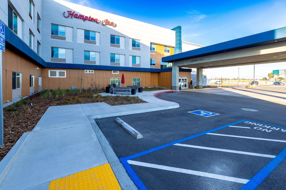 Hampton Inn by Hilton Selma - photo 50