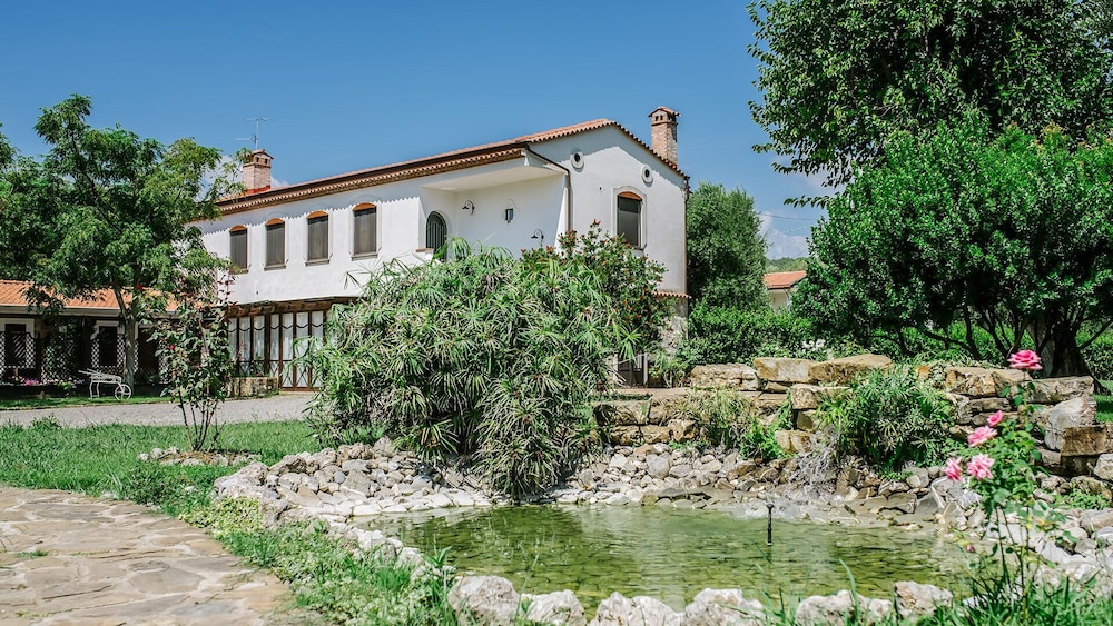 Kriò Gelsomare - carbon neutral hotel in Ispani