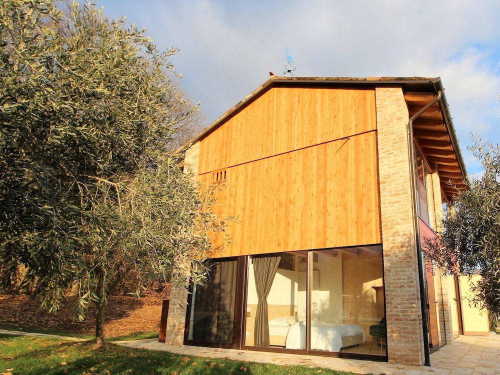 Chalet in Veneto Near Dolomites Ski Slopes — 4-Star Luxury Hotel in Volpago Del Montello, Italy