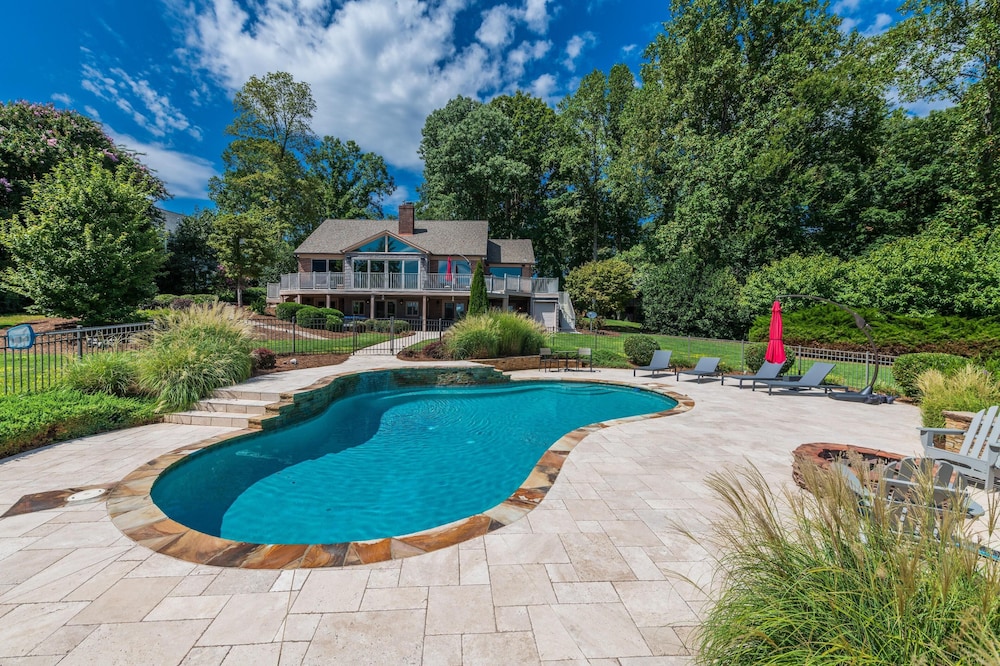 Ringneck Retreat in Mooresville, United States