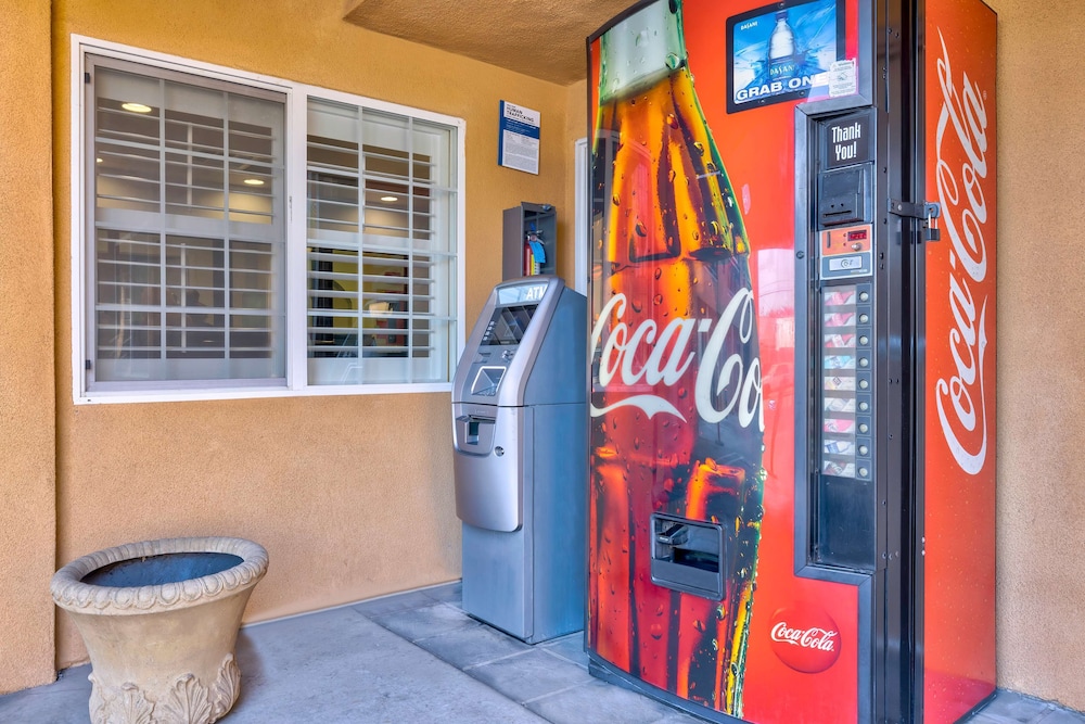 Motel6 South Gate CA - photo 27