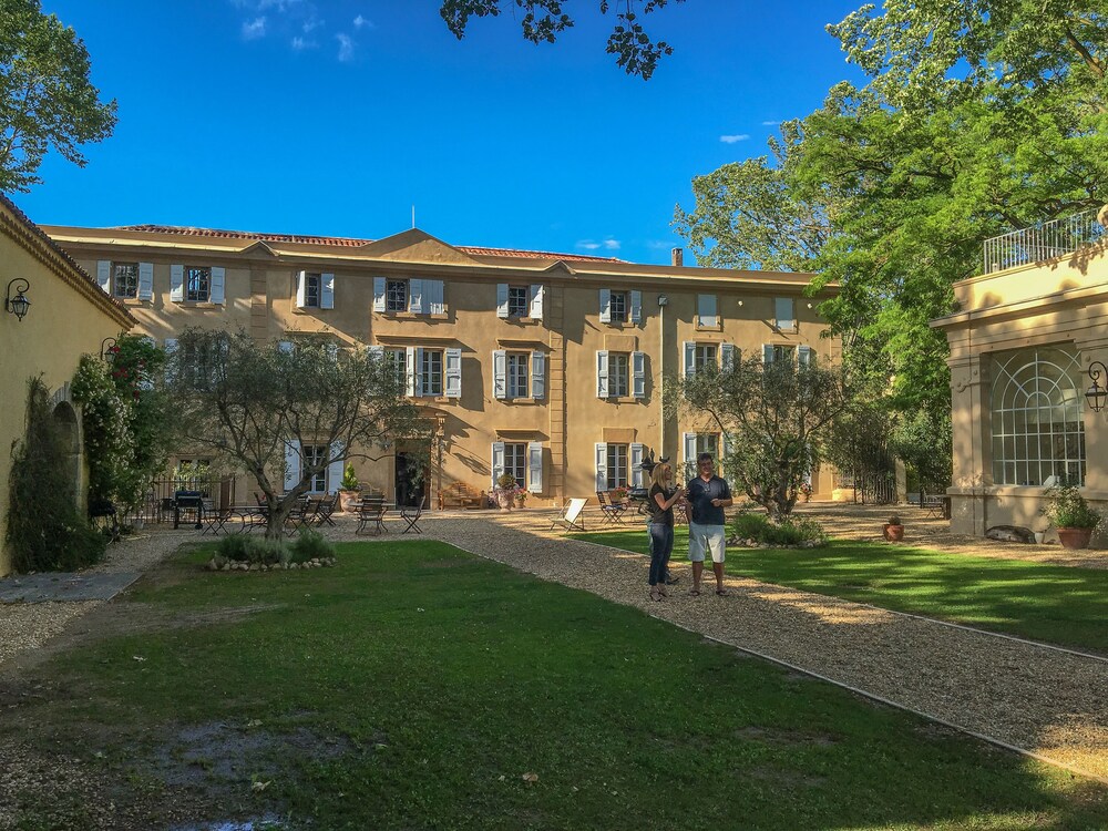 Château Rieutort — 4-Star Luxury Hotel in Saint-Pargoire, France