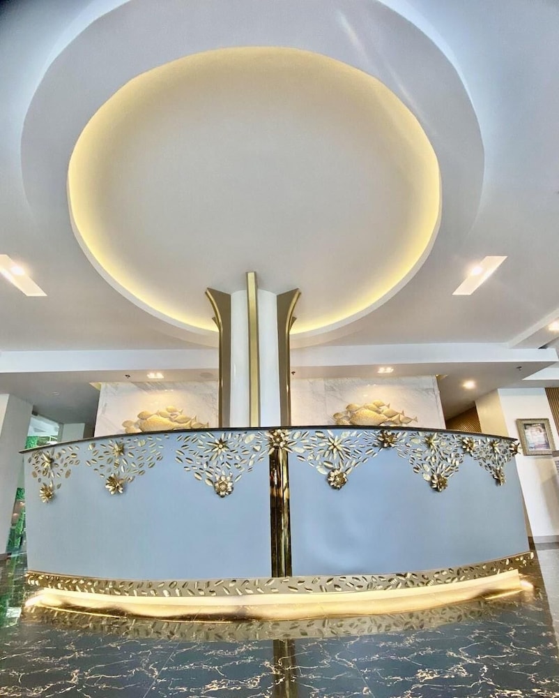 Famous Maple Hotel — Angeles City — photo 4
