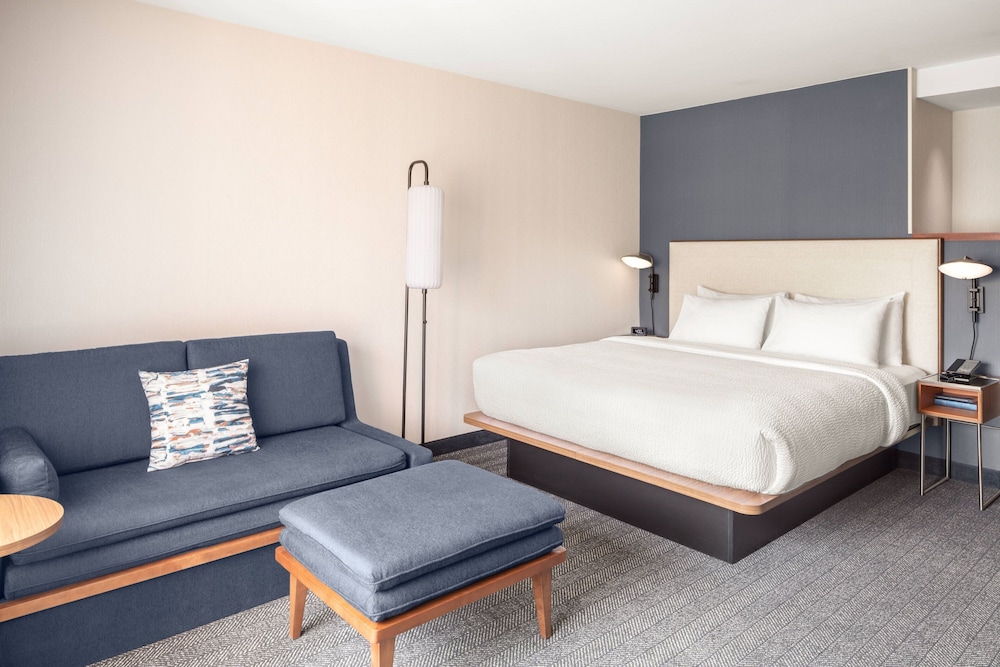 Courtyard by Marriott Portland Airport - photo 11