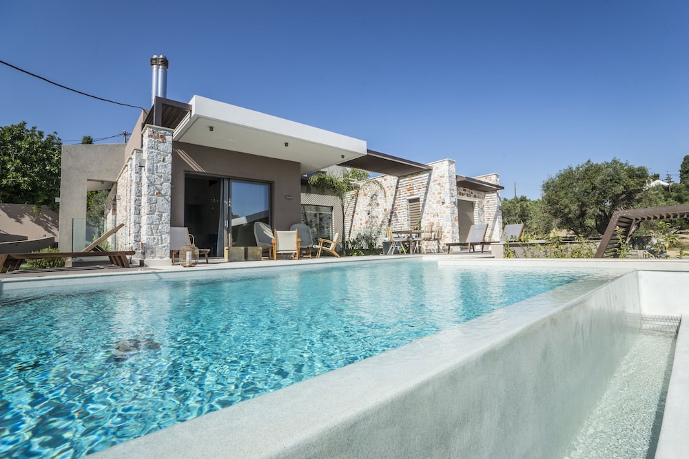 Ariadne Luxury Villa — 4-Star Luxury Hotel in Daratsos, Greece