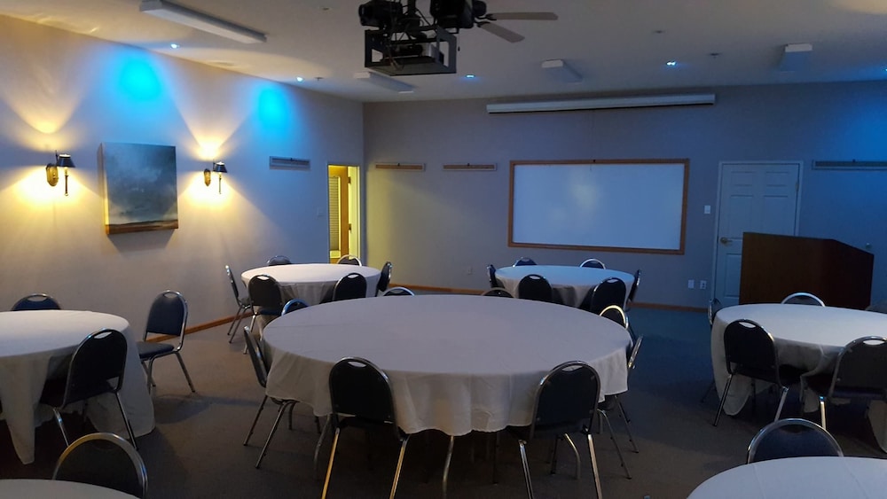 Brook Pointe Inn - photo 33