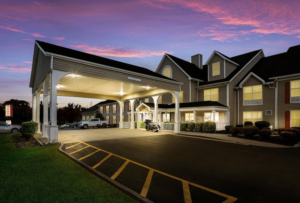 Red Roof Inn & Suites Knoxville East - photo 27