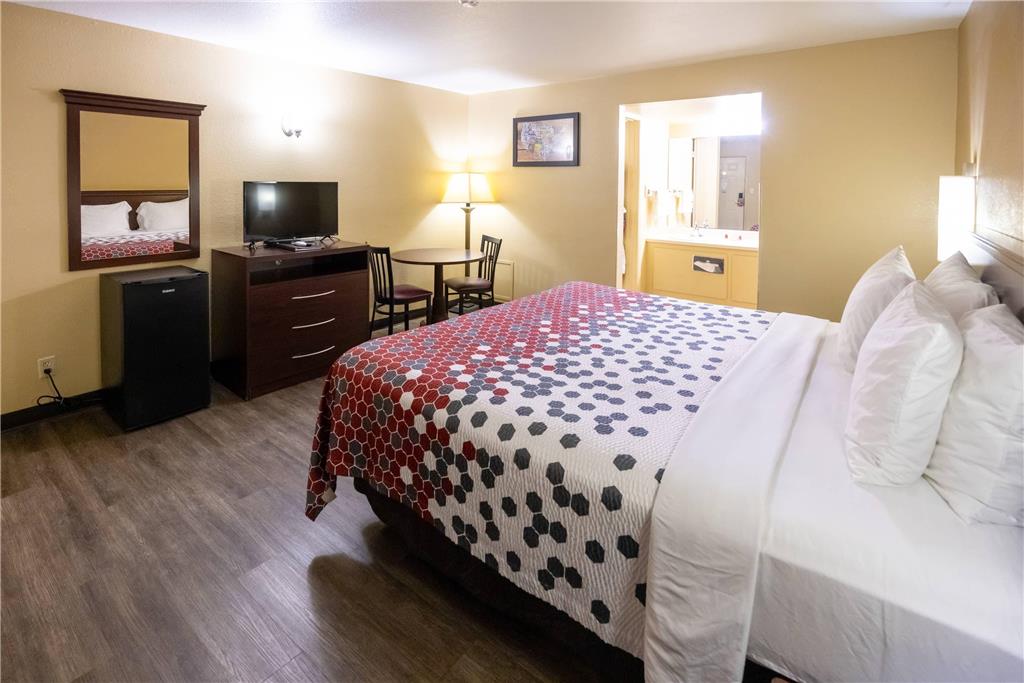 Econo Lodge McAlester - photo 19