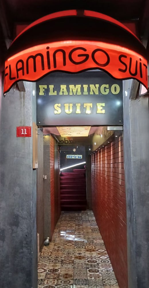 Flamingo Suit in Sisli, Turkey