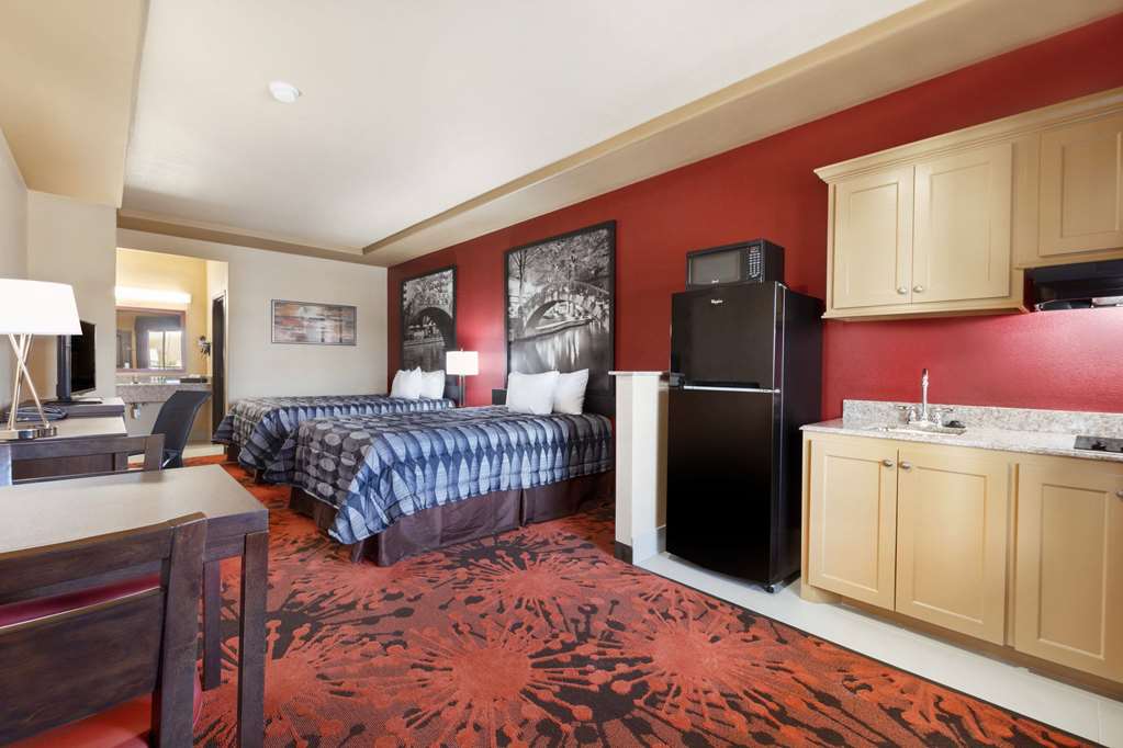 Super 8 by Wyndham Karnes City - photo 12