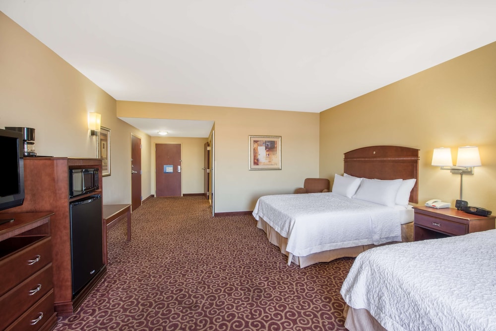 Hampton Inn & Suites Oklahoma City South - photo 17
